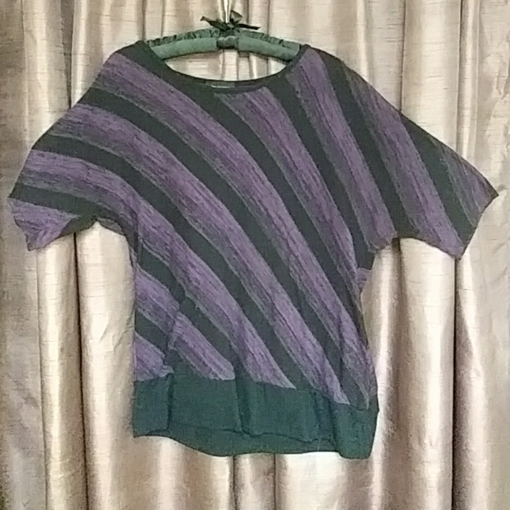 1\4 Sleeve Purple and Black Top
